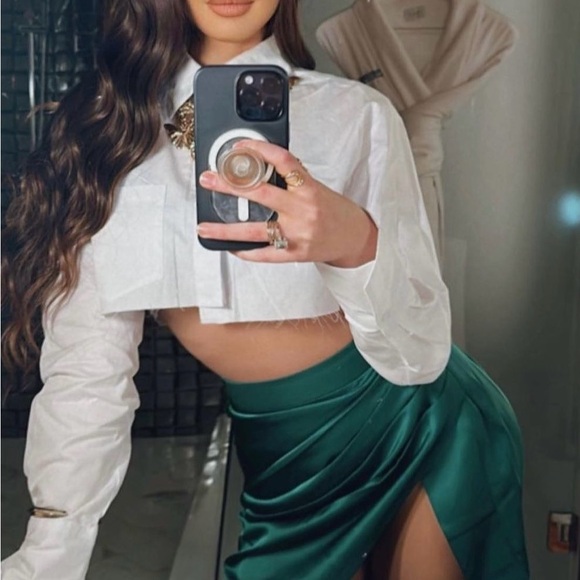 New Miss Circle Emerald Green Satin High Slit Draping Skirt - Size Small - Picture 4 of 14